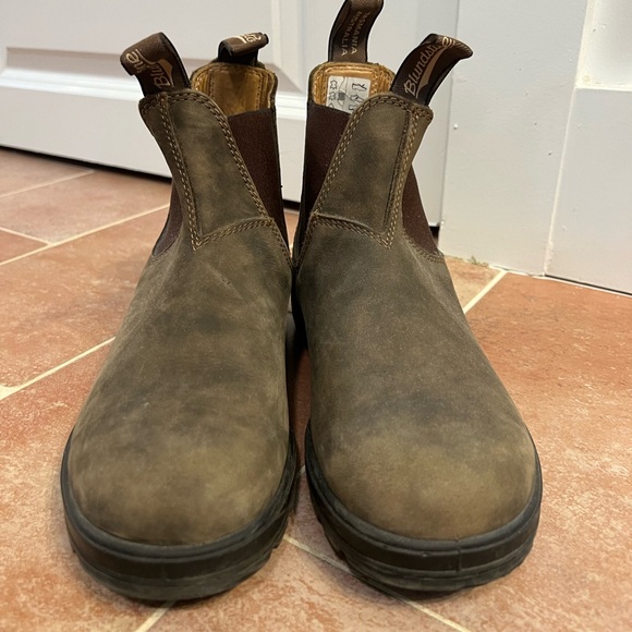 bluntstone Shoes - Blunstone size 9 1/2 . Barely used too small for me only worn two times.